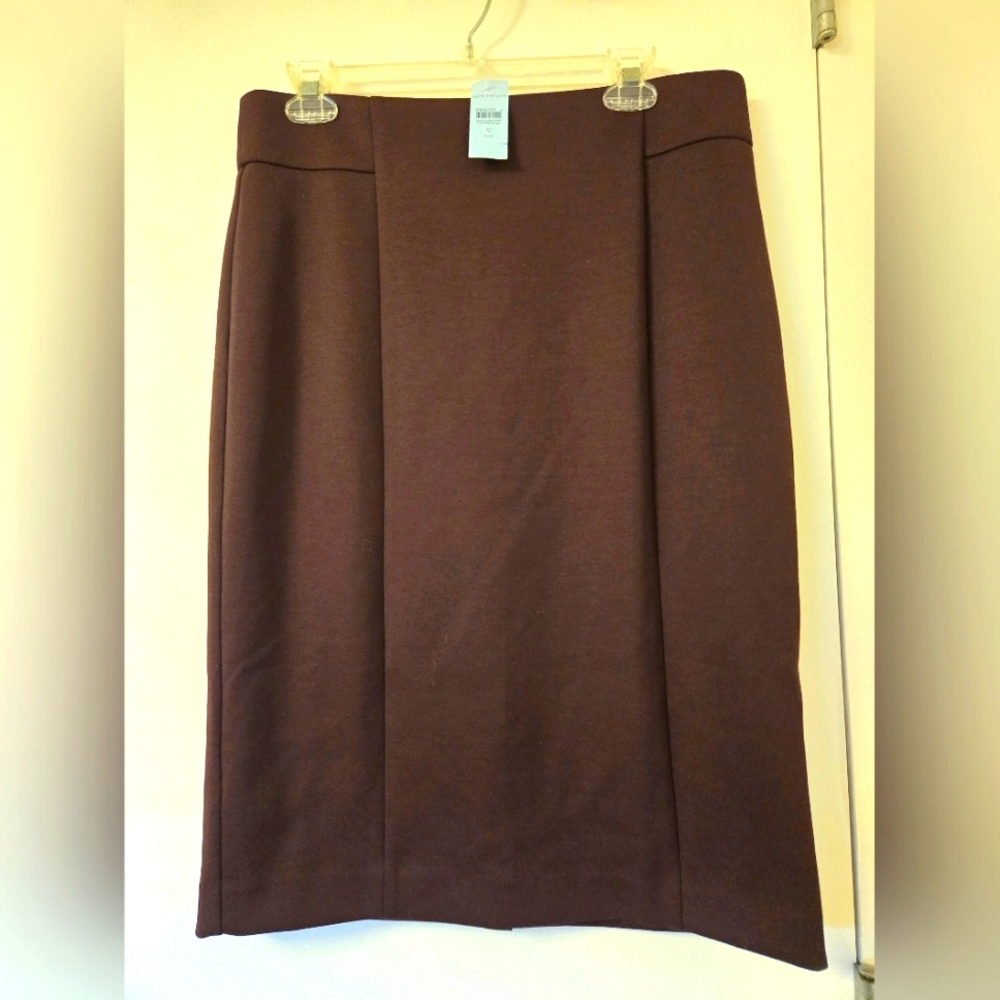 NWT Ann Taylor Plum Pencil‎ Skirt